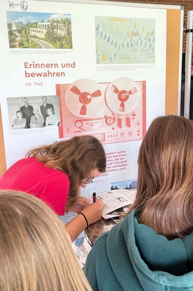 Anne Frank Tag (4)